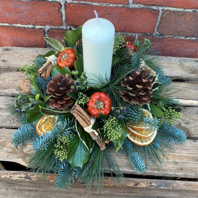 Fruity Round Christmas Candle Arrangement