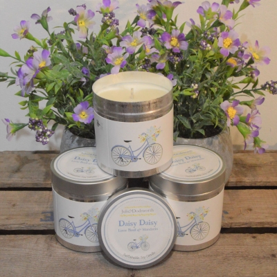 Daisy Daisy Tin Candle